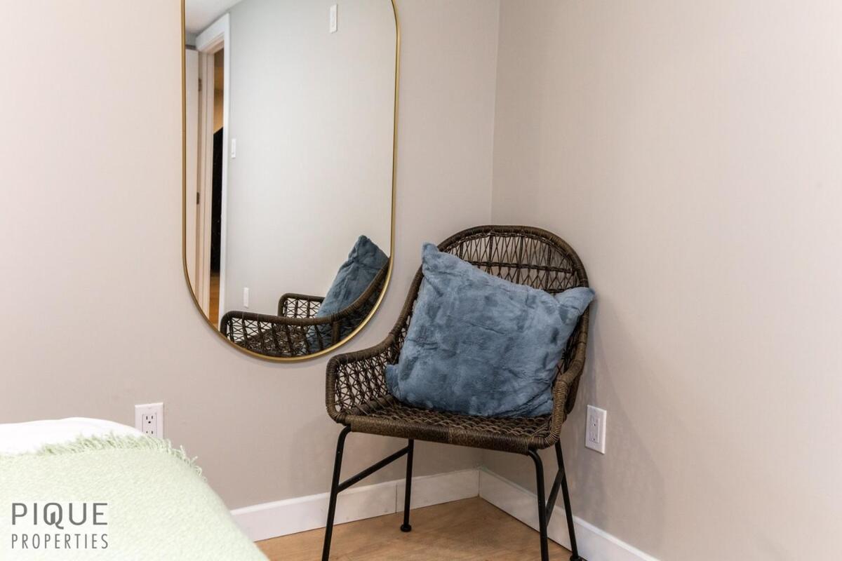 Park Life Escape-King Beds-Sleeps 10-Pet Friendly Apartment Edmonton Exterior foto