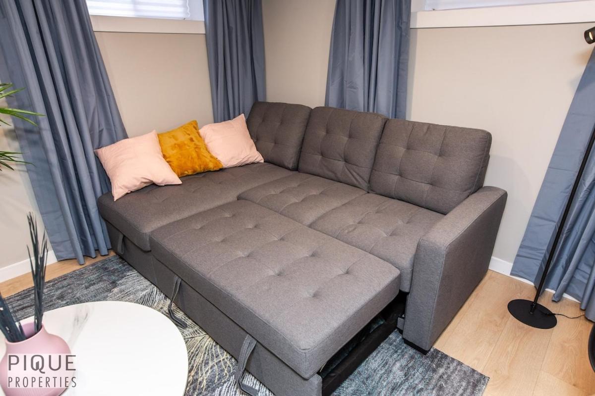 Park Life Escape-King Beds-Sleeps 10-Pet Friendly Apartment Edmonton Exterior foto